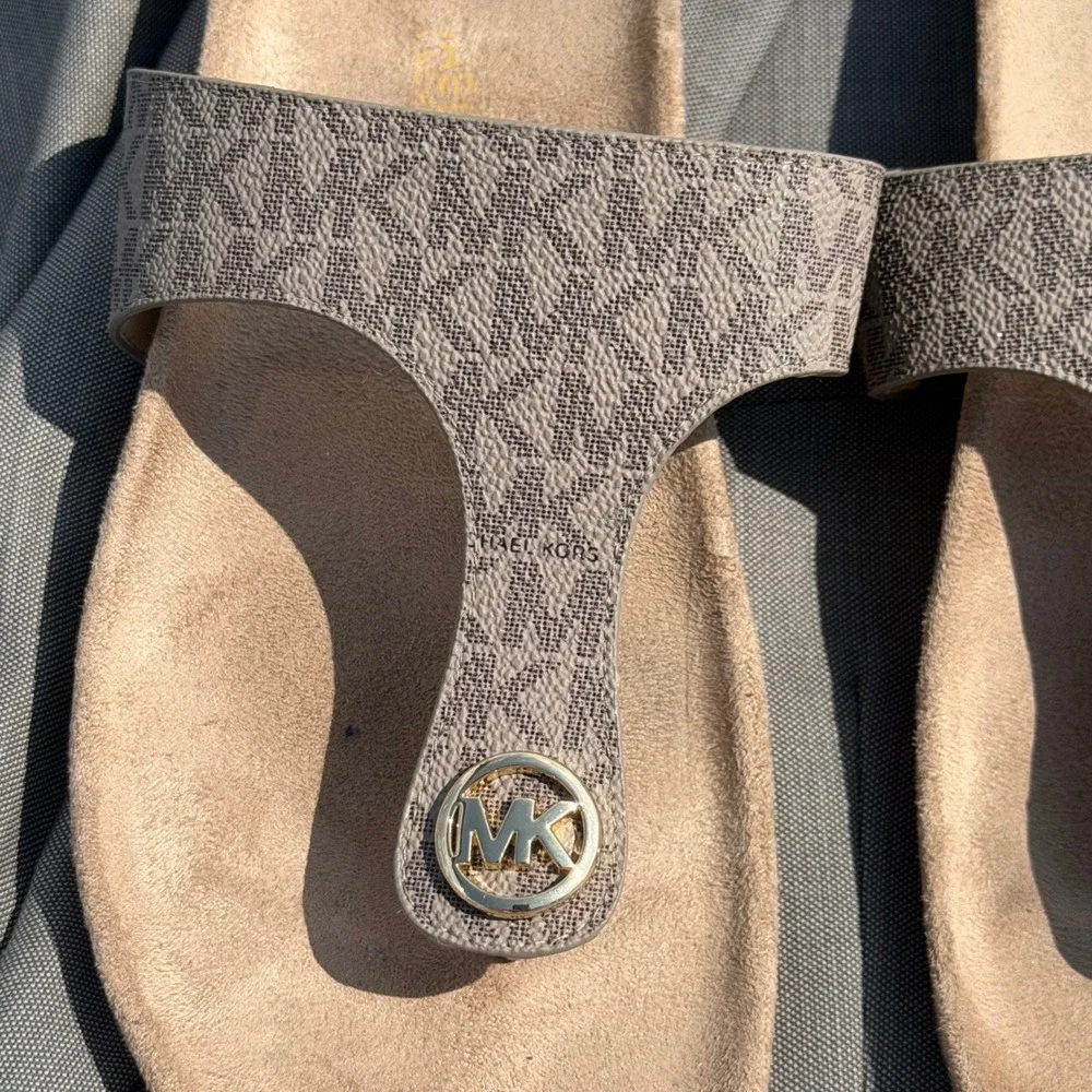 Michael Kors Women Brown MK Logo Thong Sandals Slides 6.5M‎ S125C
